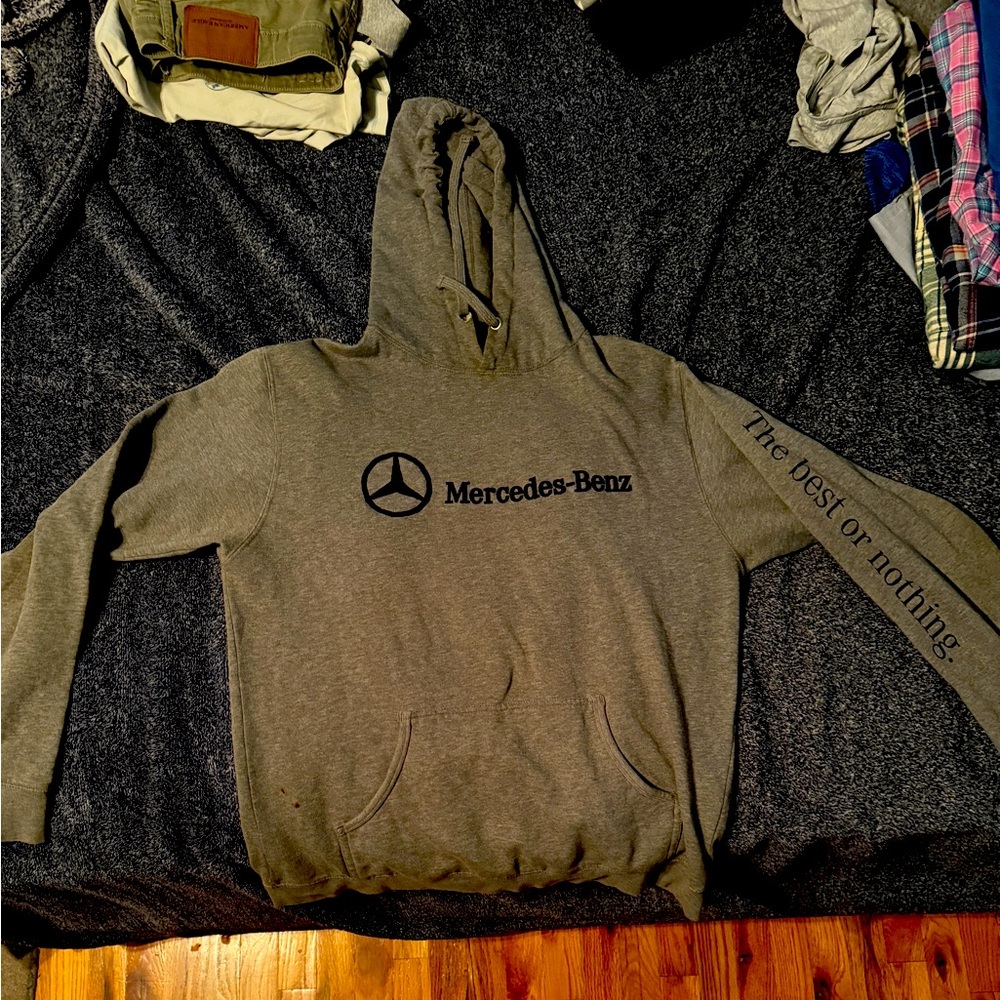 Mercedes benz swearshirt Large
